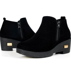 New Black low heeled boots Size 8